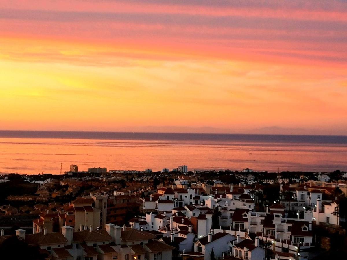 4 Bedroom Holiday Townhouse In Riviera Del Sol With Sea Views Sitio de Calahonda Luaran gambar